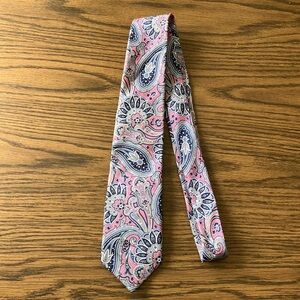 Roundtree & Yorke Paisley Silk Tie